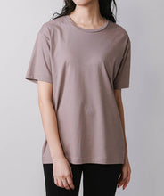 画像をギャラリービューアに読み込む, Curefilo　Unisex　クルーネック　Tシャツ　ダークベージュ　&lt;W246-82005-200&gt;｜SHIMEY.（シメイ）
