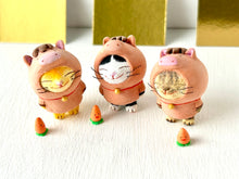 画像をギャラリービューアに読み込む, 干支猫ウマ猫さん（キジトラ）｜手ノヒラ堂（テノヒラドウ）
