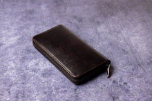 画像をギャラリービューアに読み込む, Tajima Cowhide　ラウンド型ウォレット｜D.L.P.（ディーエルピー）
