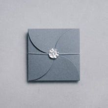 画像をギャラリービューアに読み込む, Metal Embossed Ornament - Moon -｜SZIAOREO ARTWORKS（シアオレオアートワークス）
