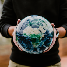 画像をギャラリービューアに読み込む, EARTH WITH CLOUDS（雲のある地球）：プレステージ (8.5インチ)｜MOVA Globe（モバグローブ）
