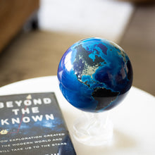 画像をギャラリービューアに読み込む, EARTH AT NIGHT（夜の地球）：パーソナル (4.5インチ)｜MOVA Globe（モバグローブ）
