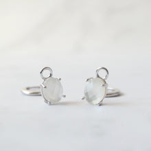 画像をギャラリービューアに読み込む, マザーオブパール ワンタッチ ダングル ピアス（シルバー925／ロジウムプレーティング）｜SMUK（スムーク）
