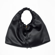 画像をギャラリービューアに読み込む, Hollowed Bag[satin leather]｜Cherry on top（チェリーオントップ）
