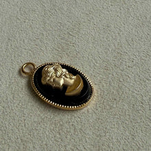 画像をギャラリービューアに読み込む, 【ピアス】知性と優雅さを纏うカメオとブラウンハートのアシンメトリー2WAYピアス｜ERIKOART（エリコアート）
