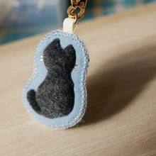画像をギャラリービューアに読み込む, 和み猫のバッグチャーム　うしろ姿の　黒猫｜Little Plum（リトルプラム）
