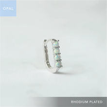 画像をギャラリービューアに読み込む, オパールツインクルカーブハギーピアス（シルバー925／ロジウムプレーティング）｜SMUK（スムーク）
