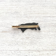 画像をギャラリービューアに読み込む, へそ天で眠るネコ・ぐりの髪飾り｜maltamarie（マルタマリエ）
