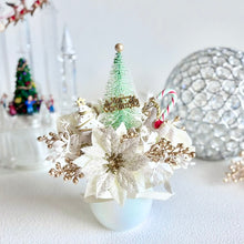 画像をギャラリービューアに読み込む, ホワイトクリスマスの小さな贈り物〜聖夜を彩るホワイトクリスマスアレンジ〜（アーティフィシャルフラワー・造花）｜bouquet de muguet（ブーケ　ドゥ　ミュゲ）
