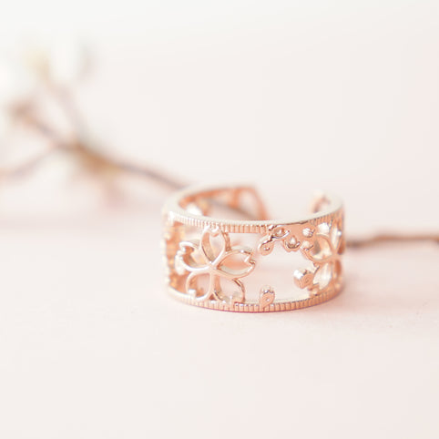 poonys 桜舞う透かしのオープンリング｜poonys（プーニーズ）