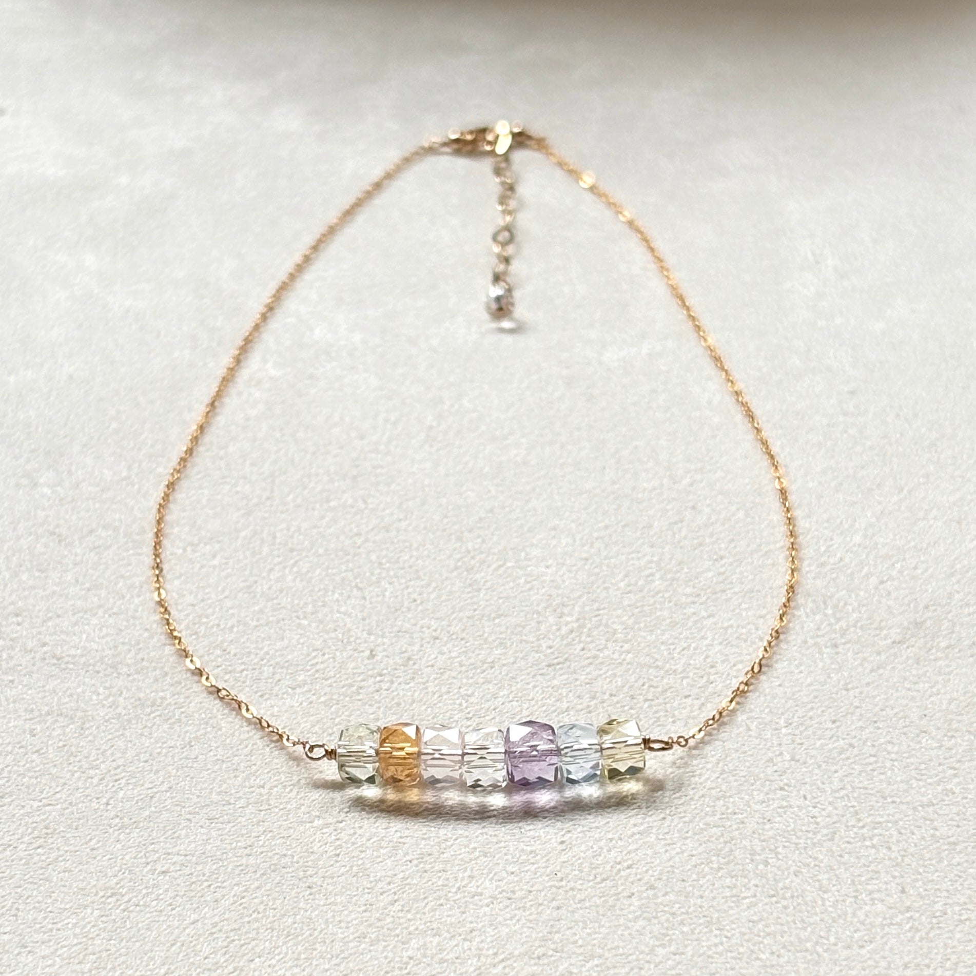 ７色の天然石のアミュレットネックレス｜beads room mimo（ビーズルームミモ）