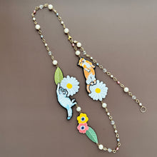 画像をギャラリービューアに読み込む, 花畑でお昼寝するねこたちの首飾り （デスパイネ・マフィン）｜maltamarie（マルタマリエ）
