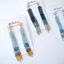画像をギャラリービューアに読み込む, ミッドナイト ライトブルー　夜空の一番星　揺れるロングビーズフリンジイヤリング｜Ahki Beadwork（アーキービーズワーク）
