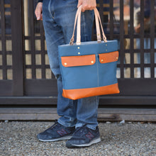 画像をギャラリービューアに読み込む, MUDITA HILL｜岡喜近江牛レザーと高島帆布で作った 2フラップトート 【びわ湖ブルー×ブライトキャメル】｜Cogocoro（コゴコロ）
