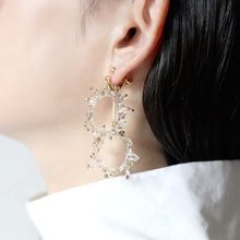 画像をギャラリービューアに読み込む, crown of baby&#39;s breath -mini double- (white/gold)（ピアス/イヤリング）｜FT2 works（エフティーツーワークス）｜FT2 works（エフティーツーワークス）
