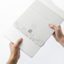 画像をギャラリービューアに読み込む, Film Sleeve with Dyneema® for MacBook Air (M2/M3/M4/M5)(White)｜LIFEWORKPRODUCTS（ライフワークプロダクツ）

