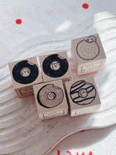 画像をギャラリービューアに読み込む, お菓子といぬねこスタンプ｜mh-mignon（エムエイチミニョン）
