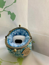 画像をギャラリービューアに読み込む, マーブルブルーがま口ミニポーチ｜M&#39;S  CROCHET（エムズクロシェット）
