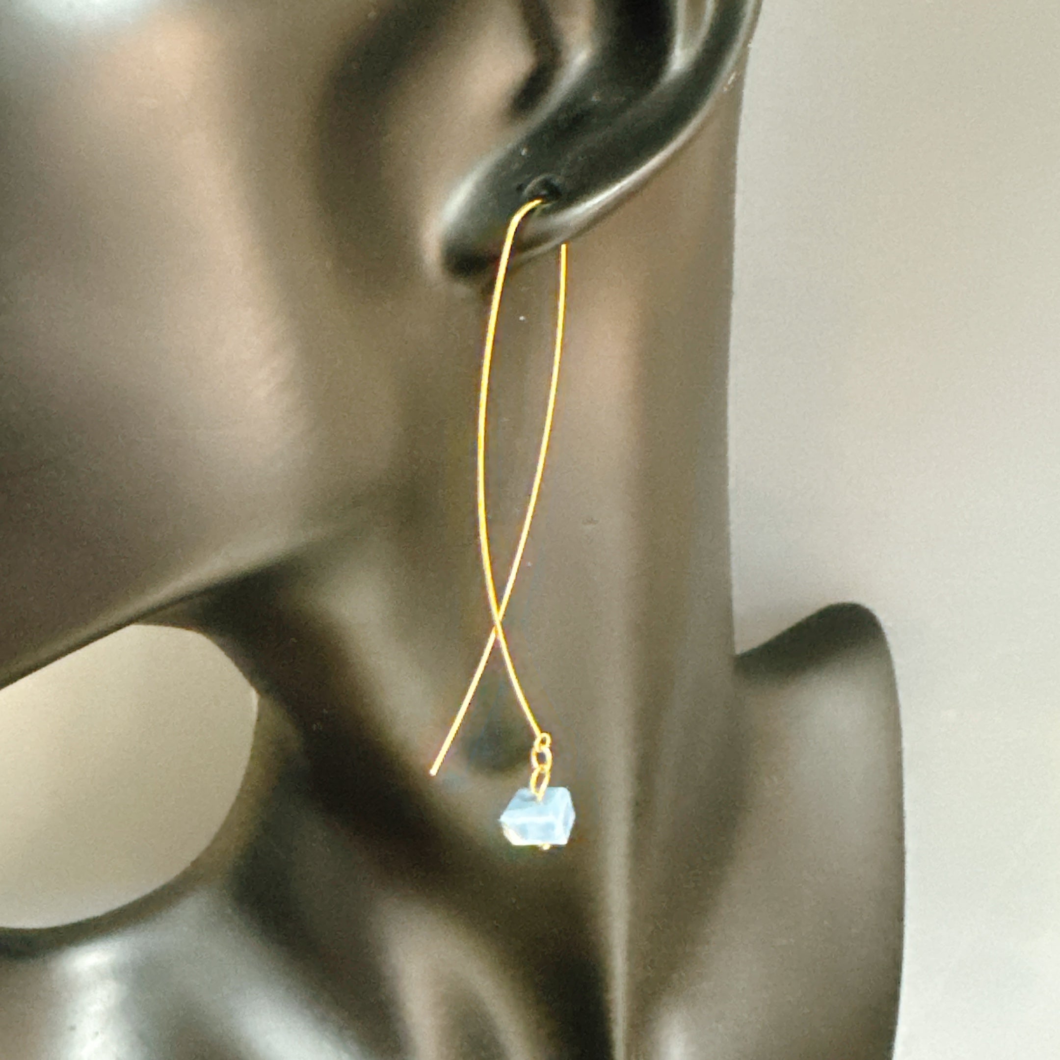 ブルーオパールピアス｜TIROL（チロル）