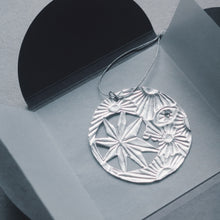 画像をギャラリービューアに読み込む, Metal Embossed Ornament - Moon -｜SZIAOREO ARTWORKS（シアオレオアートワークス）
