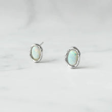 画像をギャラリービューアに読み込む, オパール スタッドピアス（シルバー925／ロジウムプレーティング）｜SMUK（スムーク）
