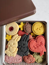 画像をギャラリービューアに読み込む, ずっといっしょ　しろいうさぎとくろいうさぎのバレンタインクッキー缶　large｜chinami sweets（チナミスイーツ）
