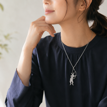 画像をギャラリービューアに読み込む, 鳥獣戯画「弓引く兎」 工芸ネックレス     オールステンレス仕様   ｜metallico （メタリコ）
