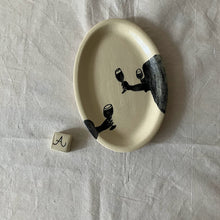 画像をギャラリービューアに読み込む, ワイングラスでカンパイオーバル皿｜とうげい hanaga（トウゲイ　ハナガ）
