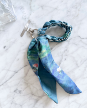 画像をギャラリービューアに読み込む, Art Ribbon Wrist Holder｜スマホリストホルダー　モネ「睡蓮」Drape｜SUNNY RIBBON（サニーリボン）
