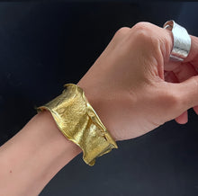 画像をギャラリービューアに読み込む, PROTECT YOU. SMOOTH SNAKESKIN BANGLE/brass(50)｜Truph.BIJOUX（トリュフビジュー）
