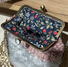 画像をギャラリービューアに読み込む, ふわふわファーのミニチェーンバッグ｜M'S  CROCHET（エムズクロシェット）
