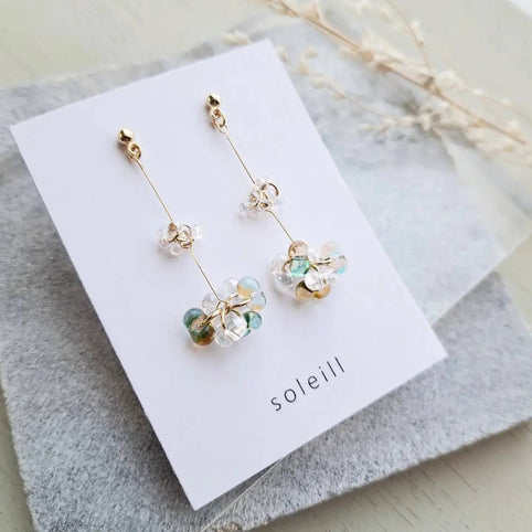 soleill green 華奢なガラスのフラワーピアス／イヤリング｜soleill（ソレイユ）