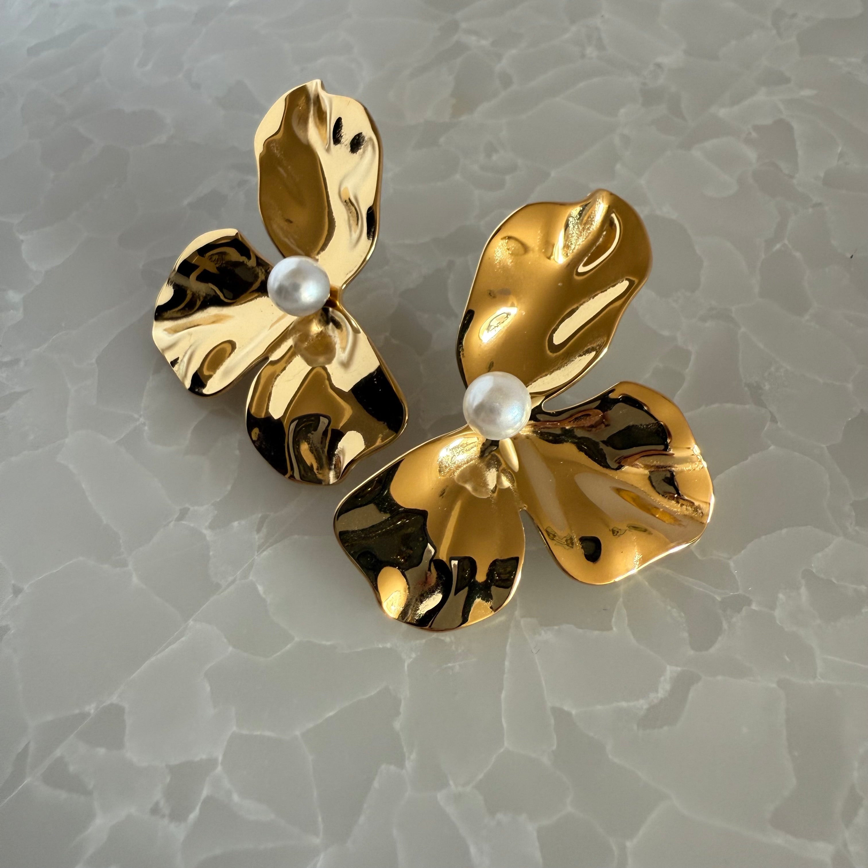 ゴールドフラワーピアス｜Novedad.（ノベダ）