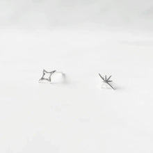 画像をギャラリービューアに読み込む, アシンメトリースター スタッドピアス（シルバー925）｜SMUK（スムーク）

