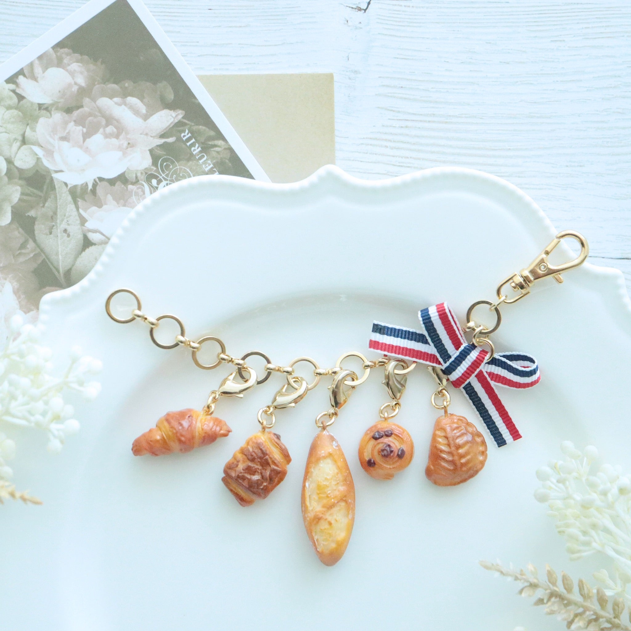 フランスのパンッセット　バックチャーム｜minimaru（ミニマル）