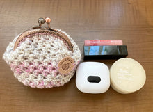 画像をギャラリービューアに読み込む, マーブルカラーの口金ポーチ　グリーン、ピンク、ブルー｜M'S  CROCHET（エムズクロシェット）
