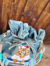 画像をギャラリービューアに読み込む, 跳び箱猫ちゃん　巾着｜Shop IRIE （ショップアイリー）
