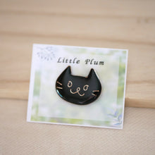 画像をギャラリービューアに読み込む, ごきげんな猫のちいさなブローチ　くろ｜Little Plum（リトルプラム）
