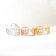 画像をギャラリービューアに読み込む, 桜舞う透かしのオープンリング｜poonys（プーニーズ）
