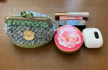 画像をギャラリービューアに読み込む, お花の口金空色がま口ポーチ｜M&#39;S  CROCHET（エムズクロシェット）
