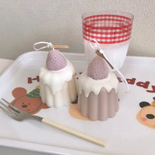 画像をギャラリービューアに読み込む, strawberry cannelé candle｜ANCLED（アンクレッド）
