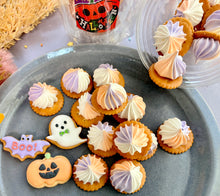 画像をギャラリービューアに読み込む, ハロウィンアイシングクッキー&amp;チョコ入りメレンゲクッキーセット｜にじいろクッキー

