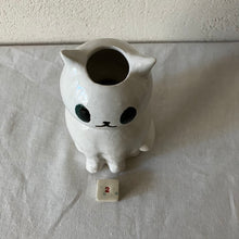 画像をギャラリービューアに読み込む, 白猫の花瓶｜とうげい hanaga（トウゲイ　ハナガ）
