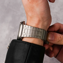 画像をギャラリービューアに読み込む, Apple Watch Band LINEAR-002 - Silver｜Bandee Joy（バンディージョイ）
