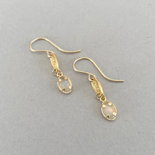 画像をギャラリービューアに読み込む, オパールのピアス｜Na Lumière                                                                                                （ナ　ルミエール）
