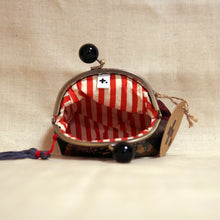 画像をギャラリービューアに読み込む, あめ玉がま口ポーチ クロ｜PlusDot＋．（プラスドット）
