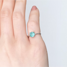 画像をギャラリービューアに読み込む, 色が変わる宝石リング　キラナライト風宵「虹立ち」　ラウンド6mm　SV925｜atelier ShowKer（アトリエショーカー）
