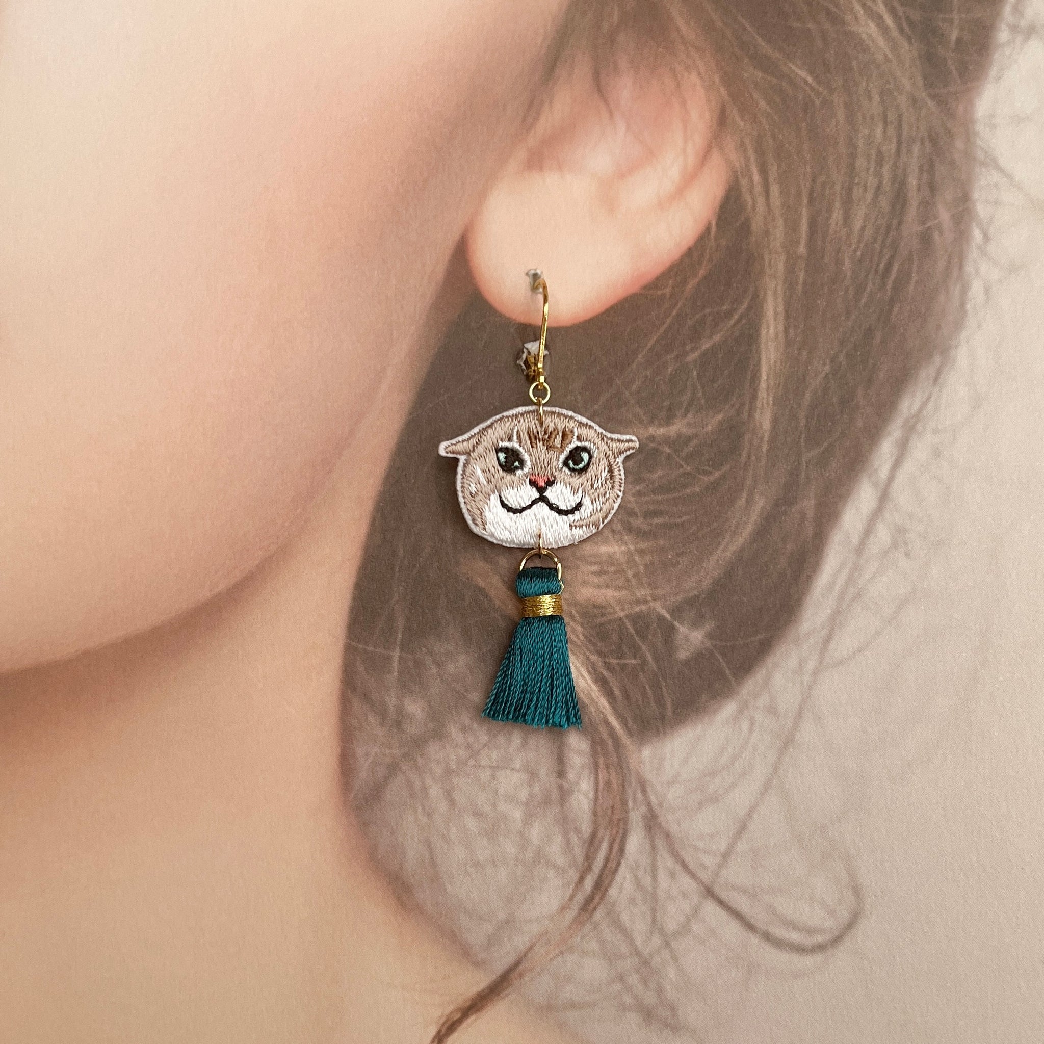 イカ耳になるネコ・新茶の耳飾り｜maltamarie（マルタマリエ