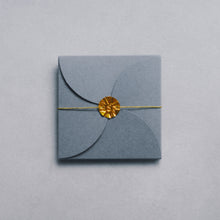 画像をギャラリービューアに読み込む, Metal Embossed Ornament - Bear -｜SZIAOREO ARTWORKS（シアオレオアートワークス）
