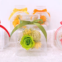 画像をギャラリービューアに読み込む, 【Flower Parfum 香水瓶四角型】バラ 母の日 ギフト プレゼント 両親贈呈品 出産 誕生日 記念日 インテリア 雑貨 プリザーブドフラワー ボトルアレンジメント｜Luana Mally（ルアナ　マリー）

